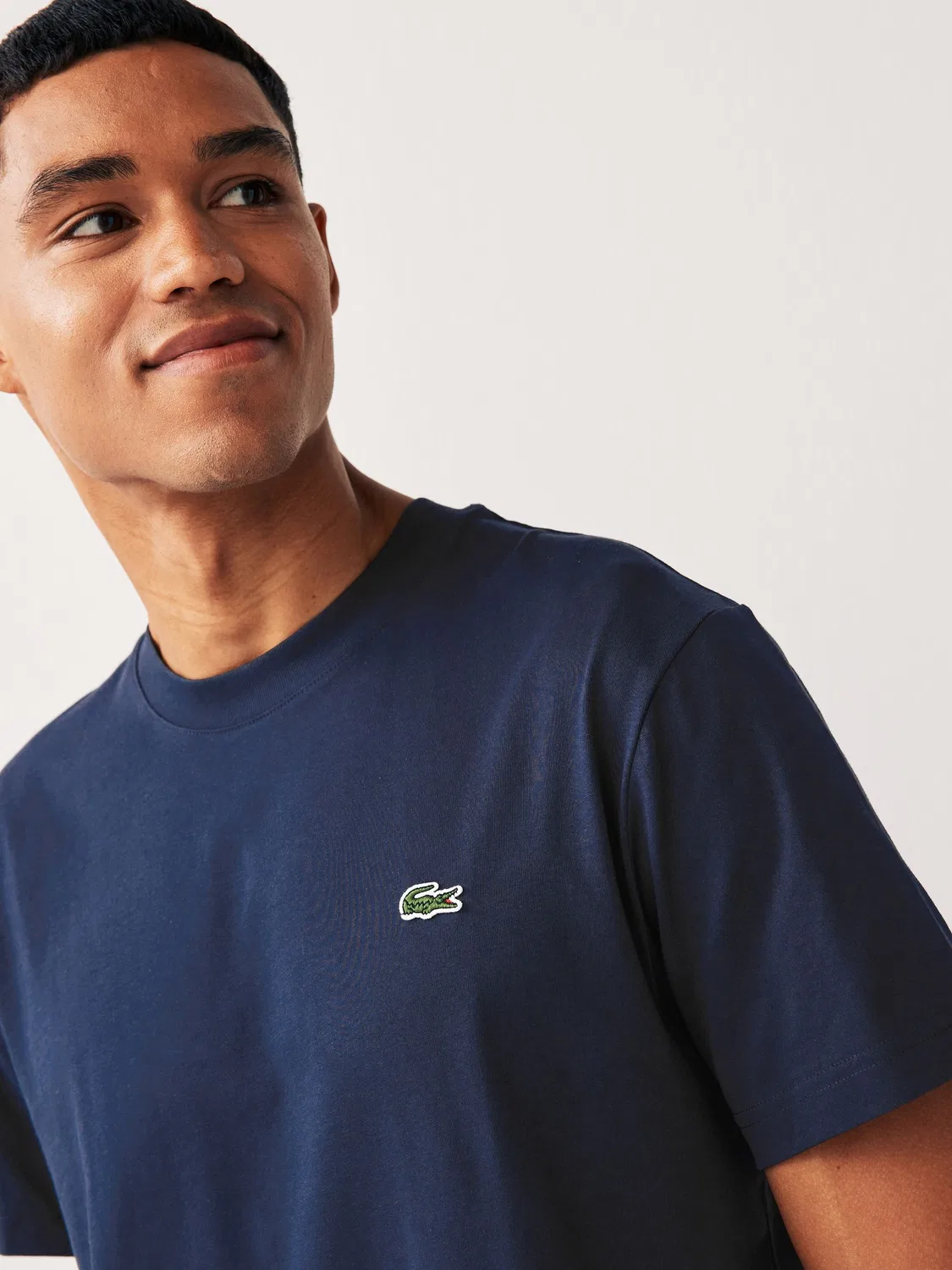 Lacoste Темно-синяя хлопковая футболка свободного кроя средней плотности из джерси — фото 3