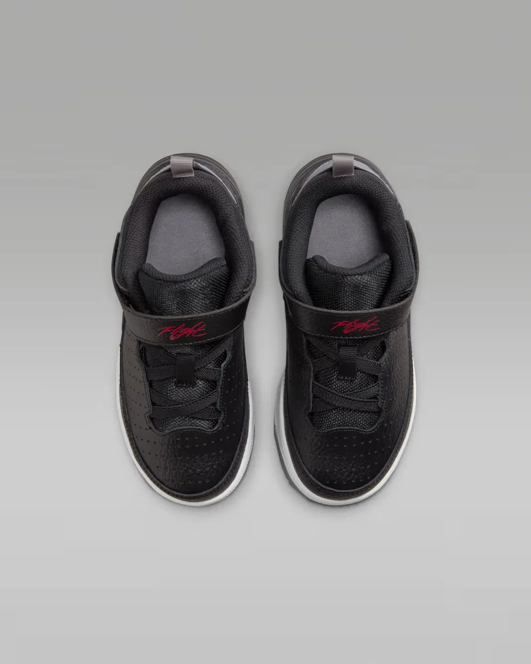 Детские кроссовки Jordan Max Aura 5, Black/White/Cement Grey/University Red — фото 4