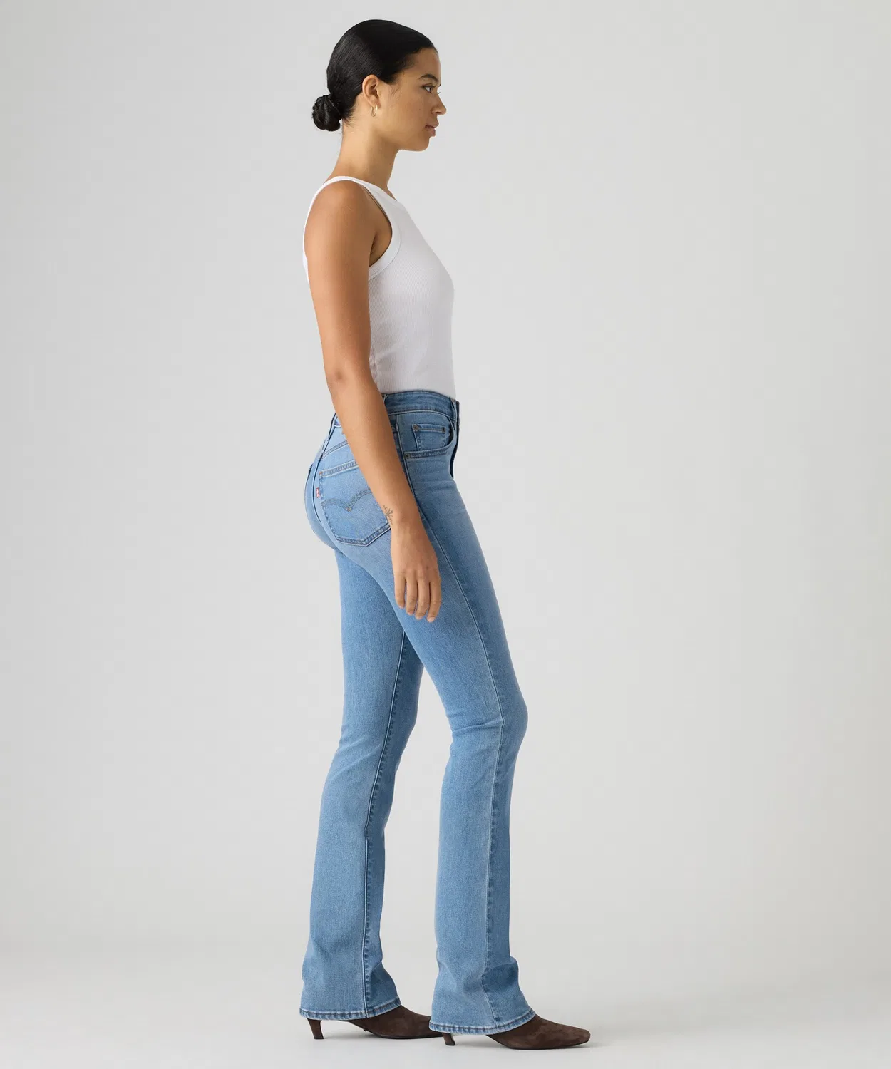 Женские джинсы с высокой посадкой, модель 725 Levi's, Light Indigo Blue — фото 3