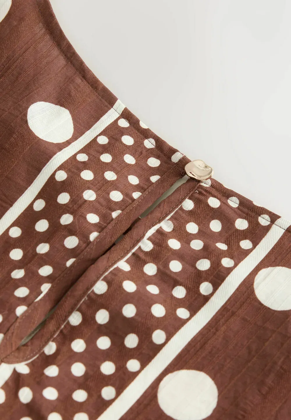 Классический крой - блузка с коротким рукавом свободного кроя Next, Chocolate Brown Ecru Polka Dot — фото 3