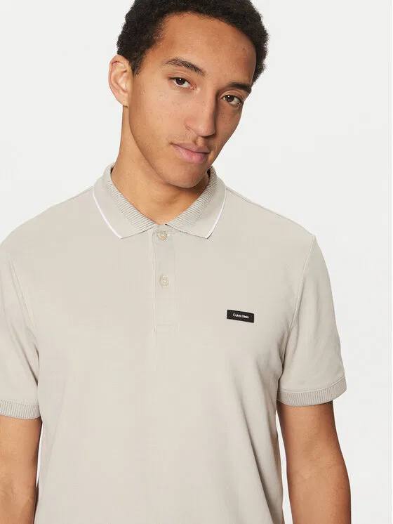 Поло regular fit Calvin Klein, бежевый — фото 4