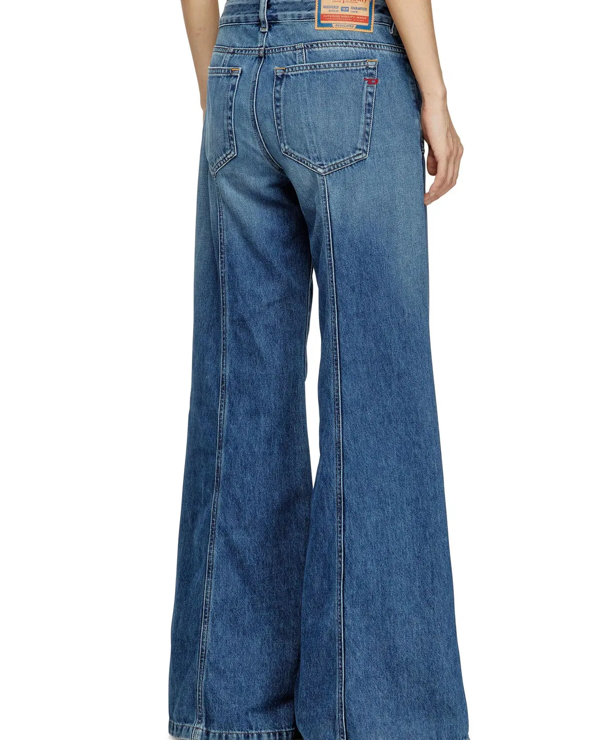 Женские джинсы-клеш свободного кроя Diesel, Azul Denim — фото 2
