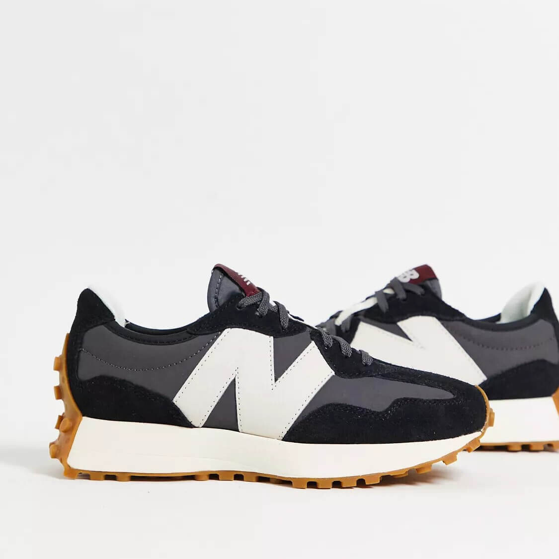 

Женские кроссовки New Balance 327, черный/коричневый