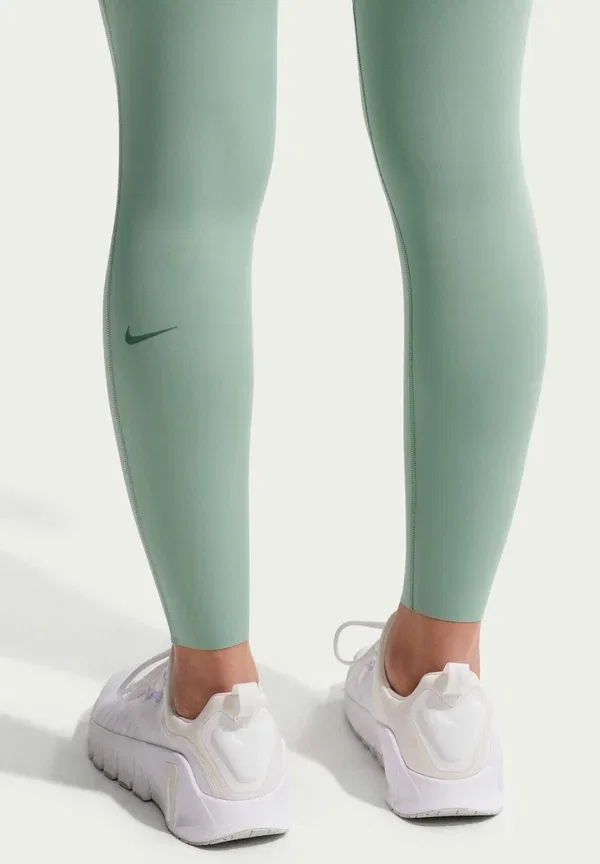 Леггинсы с технологией Dri-fit, Nike Performance, Steam, Dutch Green, Mineral Slate, зеленый — фото 4