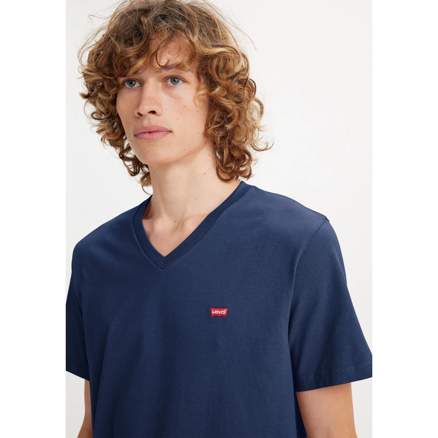 Мужское V-образное трикотажное поло с логотипом Levi's, Dress Blues — фото 4