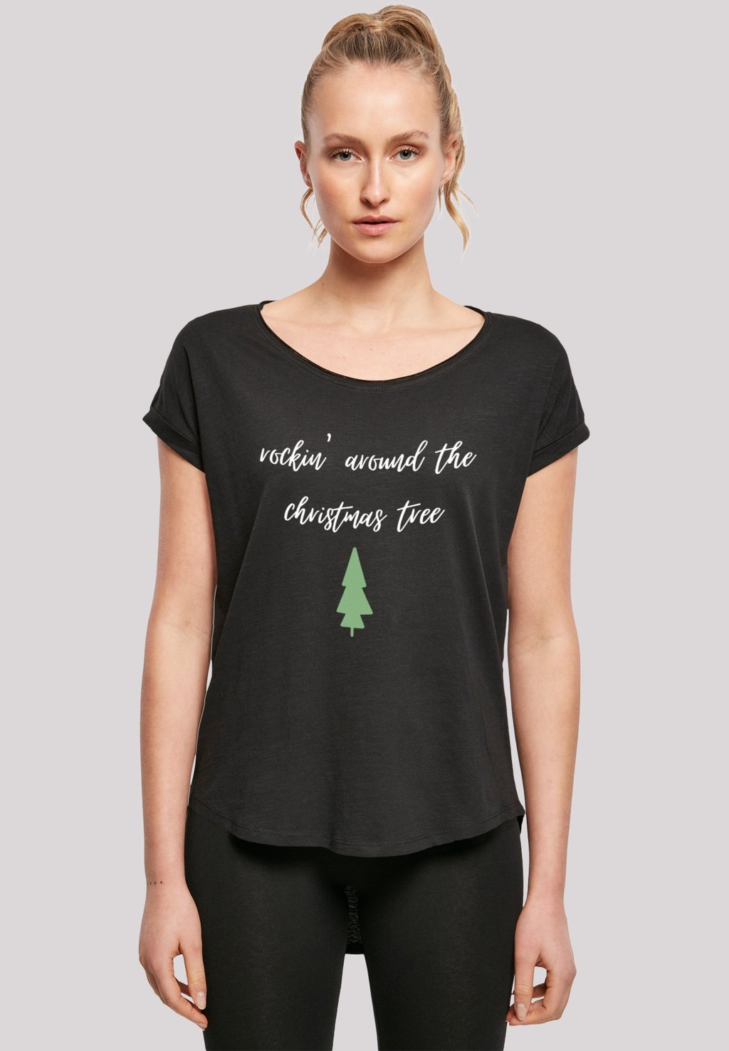 

Футболка с принтом ROCKIN AROUND THE CHRISTMAS TREE F4NT4STIC, черный