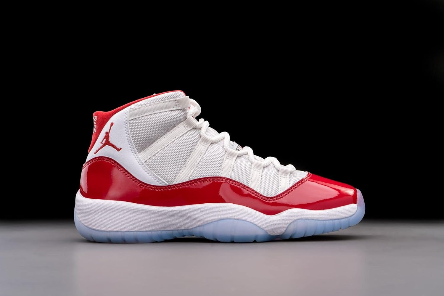 Кроссовки Air Jordan унисекс для детей, белый/черный/красный — фото 3