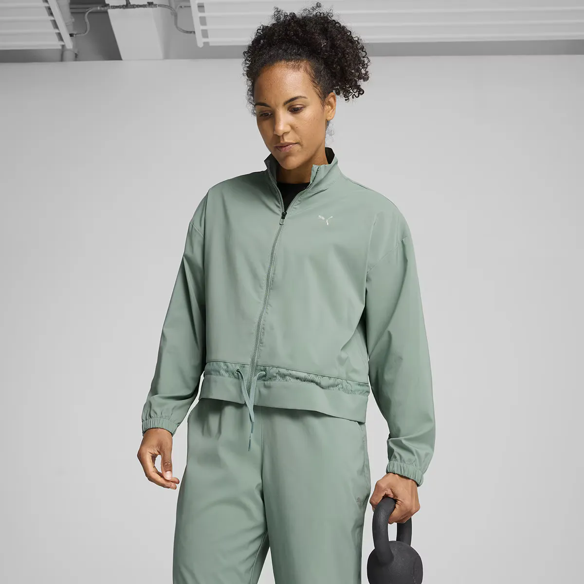 

Женская тренировочная кружевная тканая куртка Puma, зеленый