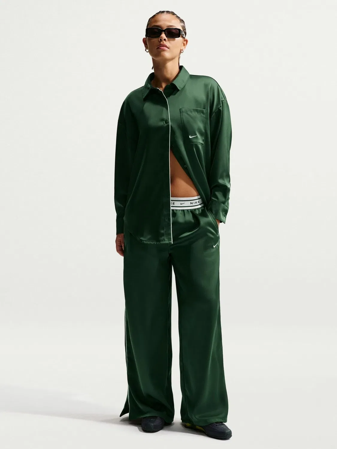 Брюки широкие сатиновые Nike Fir Green