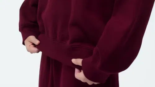 Женская толстовка оверсайз с круглым вырезом Essentials Crew Long Fleece Adidas Originals, бордовый — фото 2