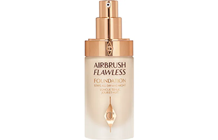 Женская тональная основа с эффектом мягкого фокуса Charlotte Tilbury, 2N Heart Porcelain Pink