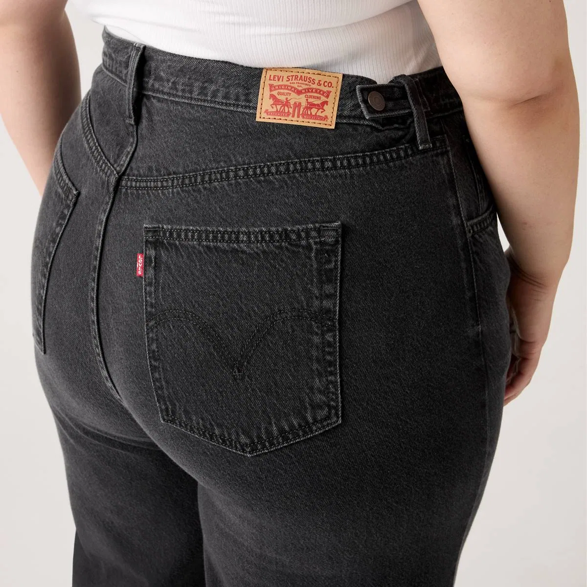 Женские джинсы свободного кроя с затяжкой (большие размеры) Levi's, Capturing Moments - Black — фото 4