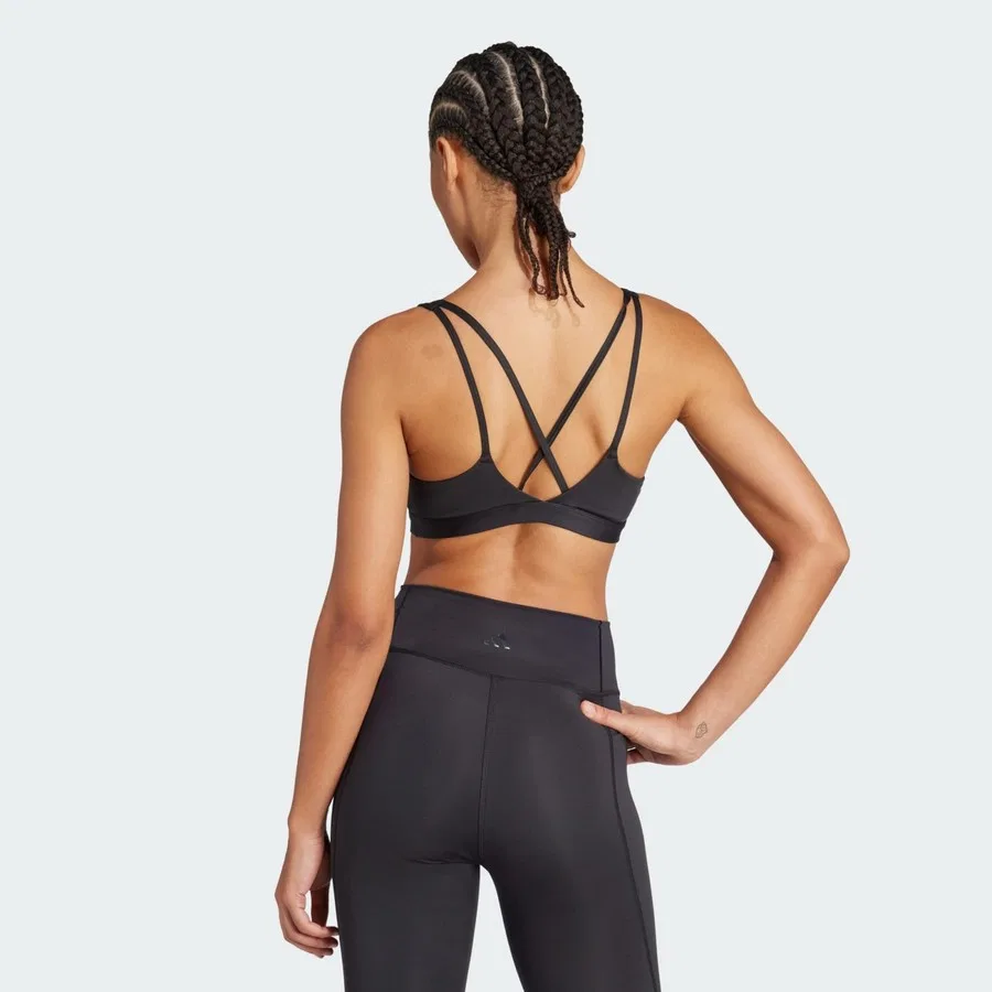 Спортивный бюстгальтер средней поддержки All Me Essentials Medium Support Bra adidas, Черный — фото 2