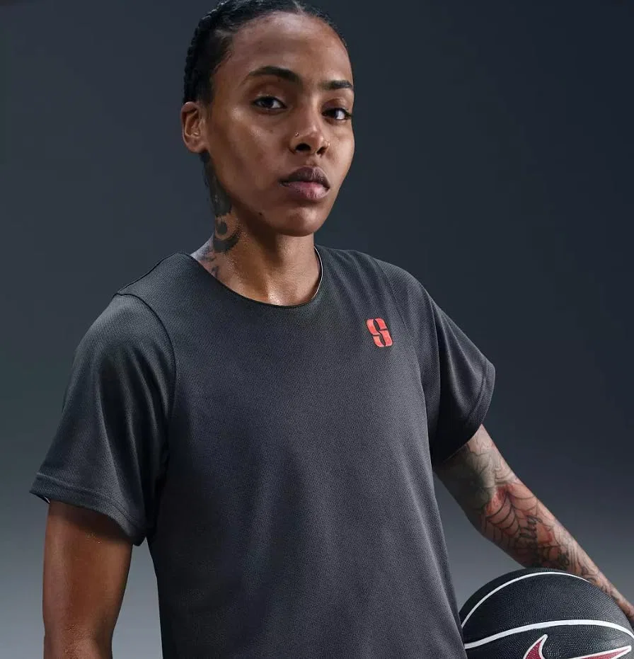 Женская баскетбольная топ-майка свободного кроя Dri-FIT Nike, Dark Grey/Purple — фото 4