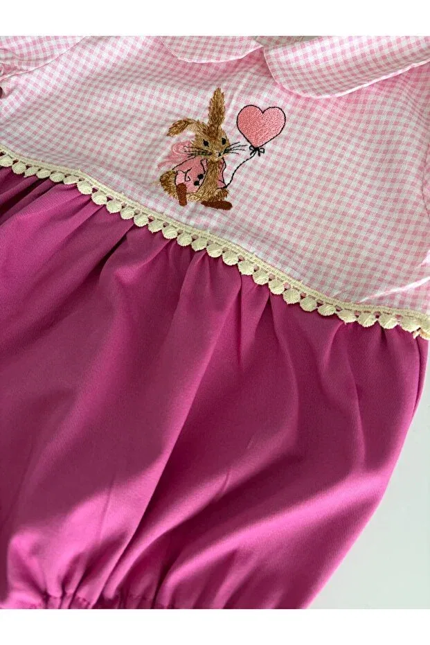 Детский комплект для девочек с принтом Peter Rabbit Embroidered Dress Romper Il Mio Bambino, Fuchsia Pink — фото 3