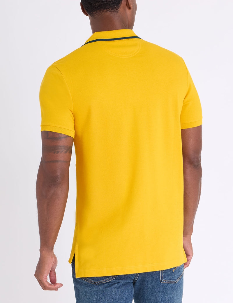 Футболка поло U.S. Polo Assn. Slim Fit Stretch Solid Pique, золотисто-бежевый — фото 2