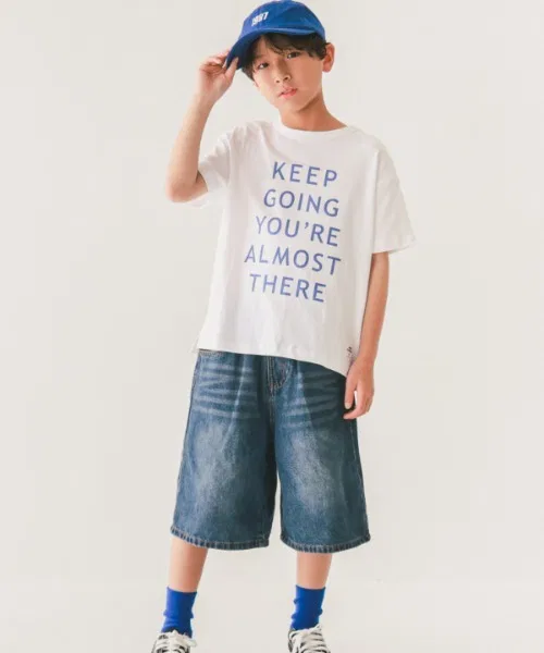 Детская футболка Jeans-b с принтом KEEP GOING белая — фото 4