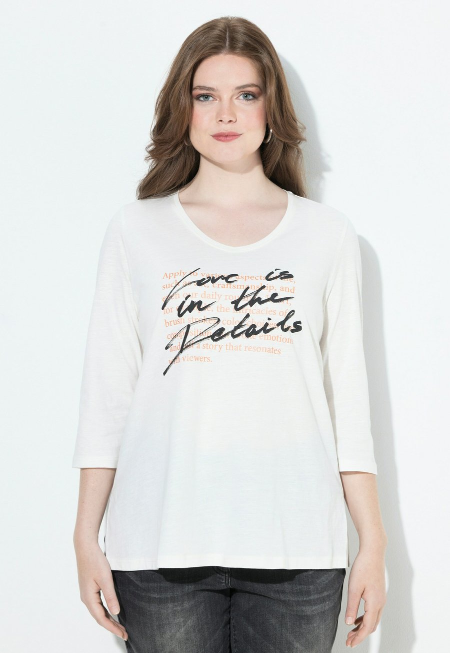 

Топ Ulla Popken LOVE IS IN THE DETAILS 3/4 SLEEVE GRAPHIC, Off-White/White