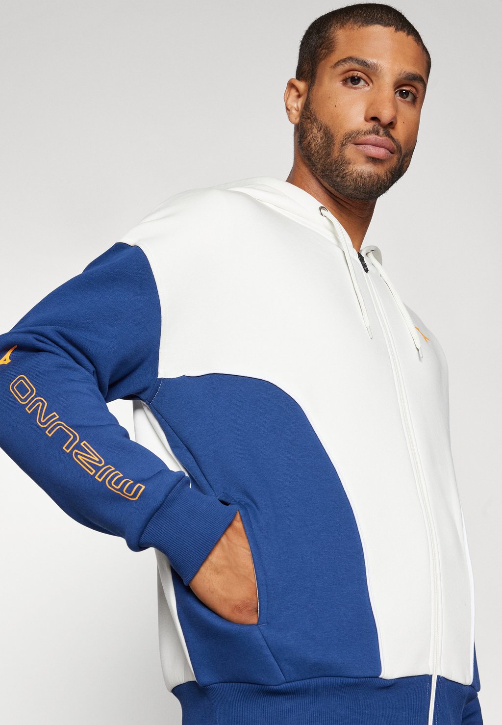 

Толстовка на молнии ATHLETICS JACKET Mizuno, белый