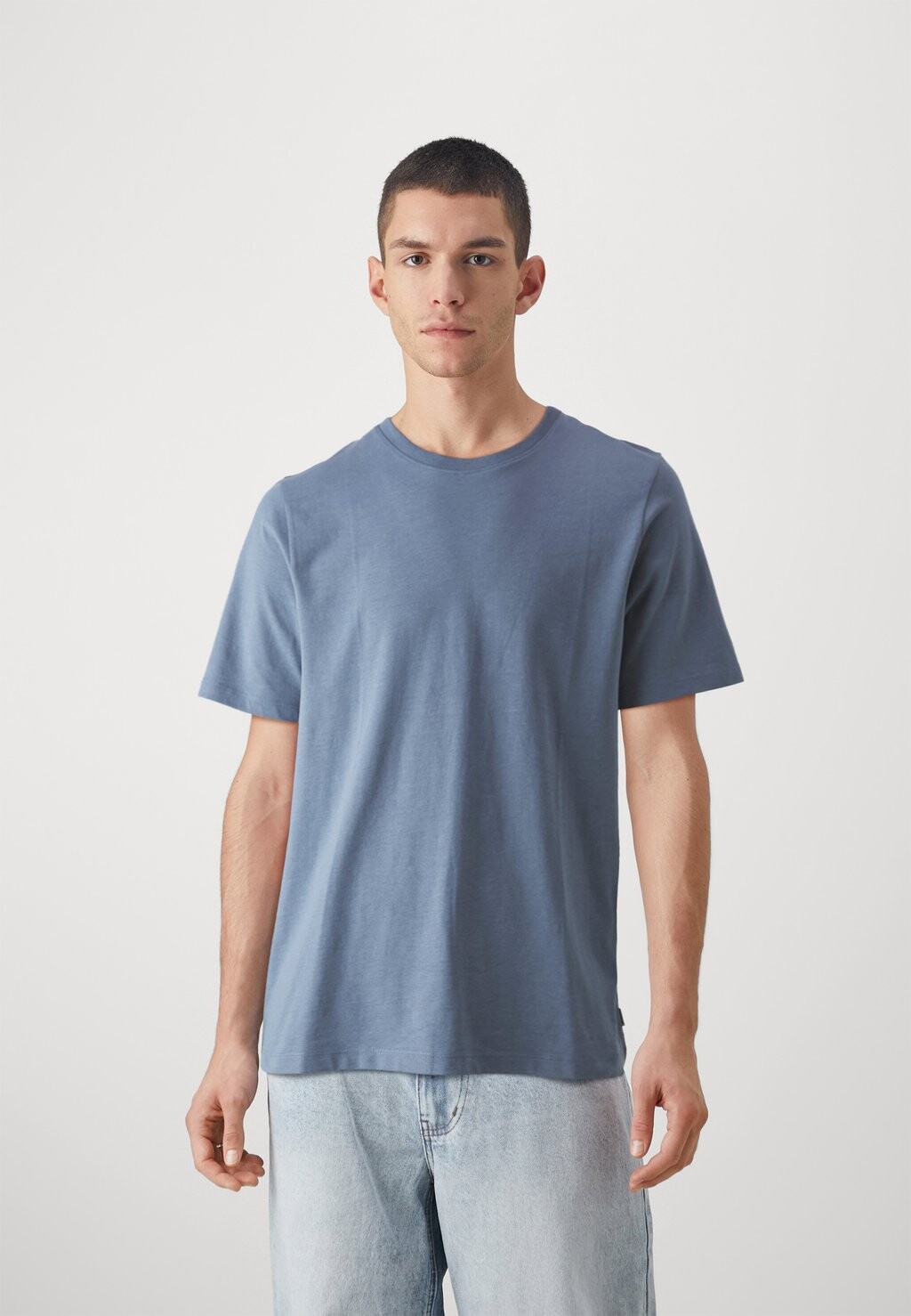 

Футболка базовая JJEORGANIC TEE ONECK Jack & Jones, цвет flint stone detail:melange