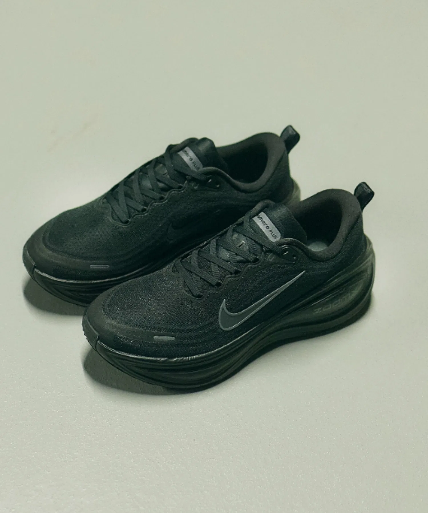 Мужские кроссовки Nike Vomero Plus
