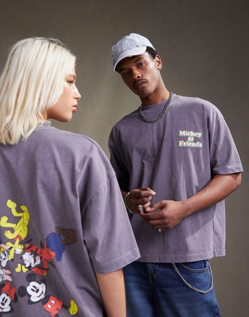 

Серая футболка унисекс унисекс с принтом «Микки и друзья» ASOS DESIGN