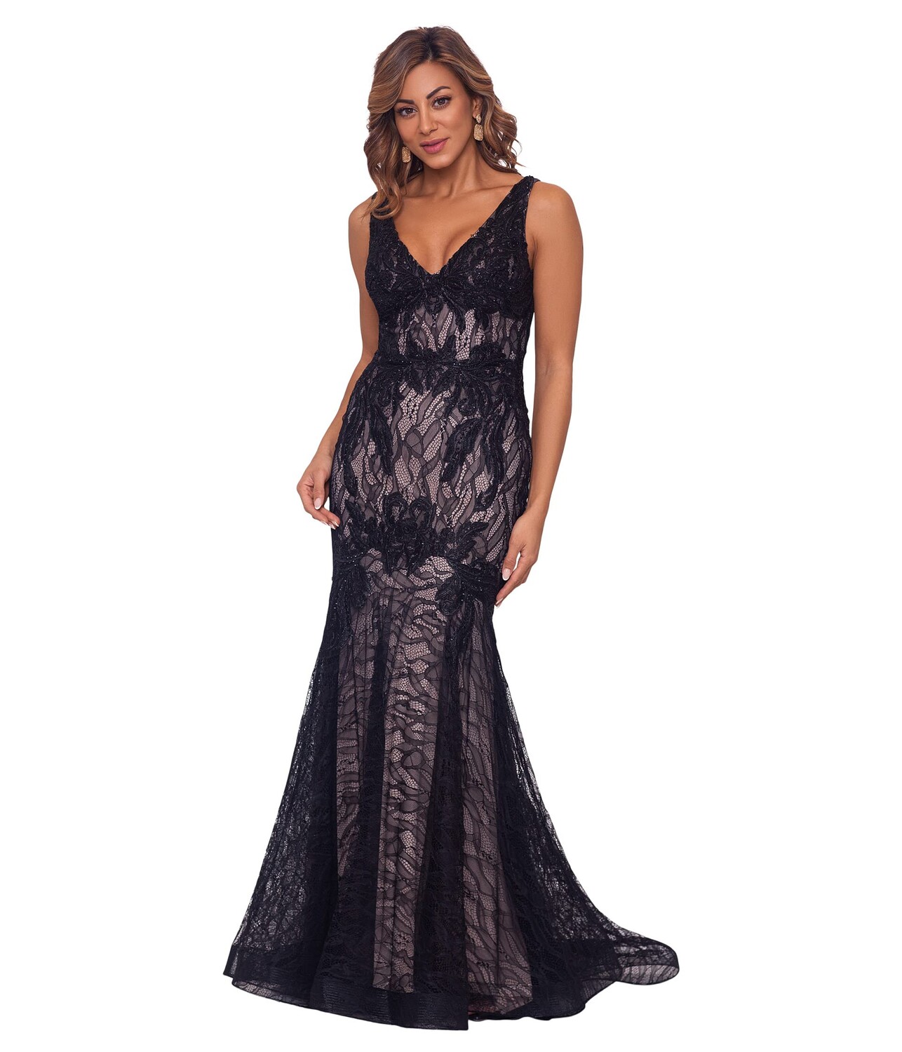 

Платье Betsy & Adam, V-Neck Lace Gown w/ Bead Applique