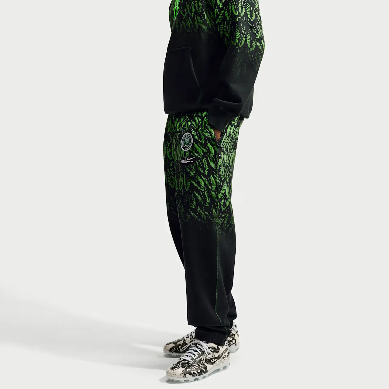 Повседневные брюки Nike, Black/Green — фото 4