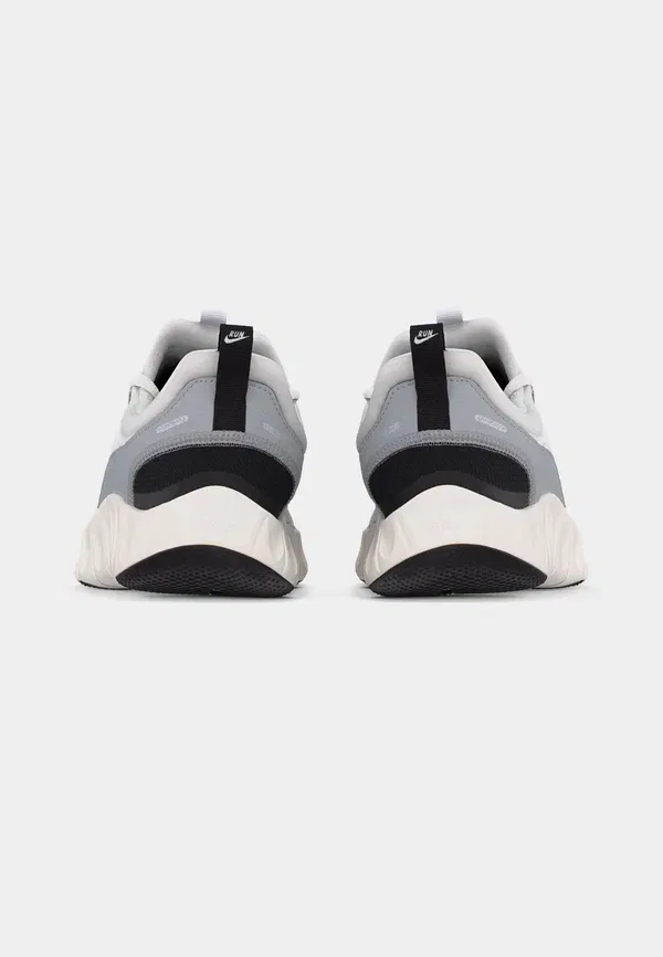 Кроссовки с технологией Free естественного движения Nike Performance White, Metallic Silver, Light Smoke Grey, Sail, белый/черный/серый — фото 4