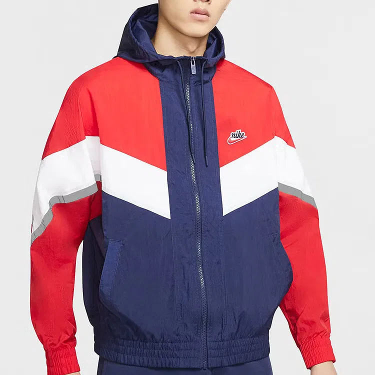 Куртка ветрозащитная с капюшоном Windrunner+ Nike, красный — фото 3