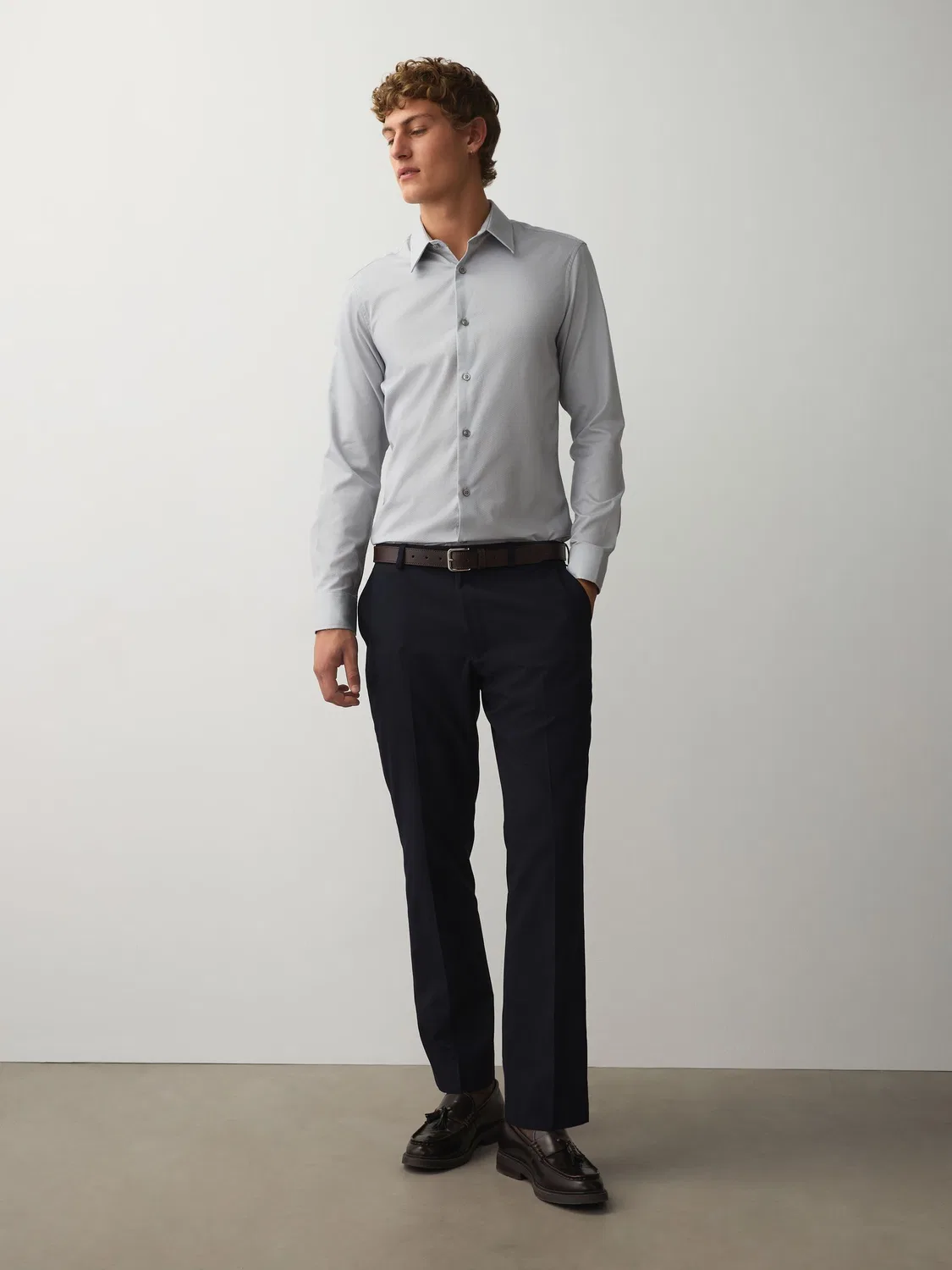 Рубашка с текстурой, slim fit Next, светло-серый — фото 2