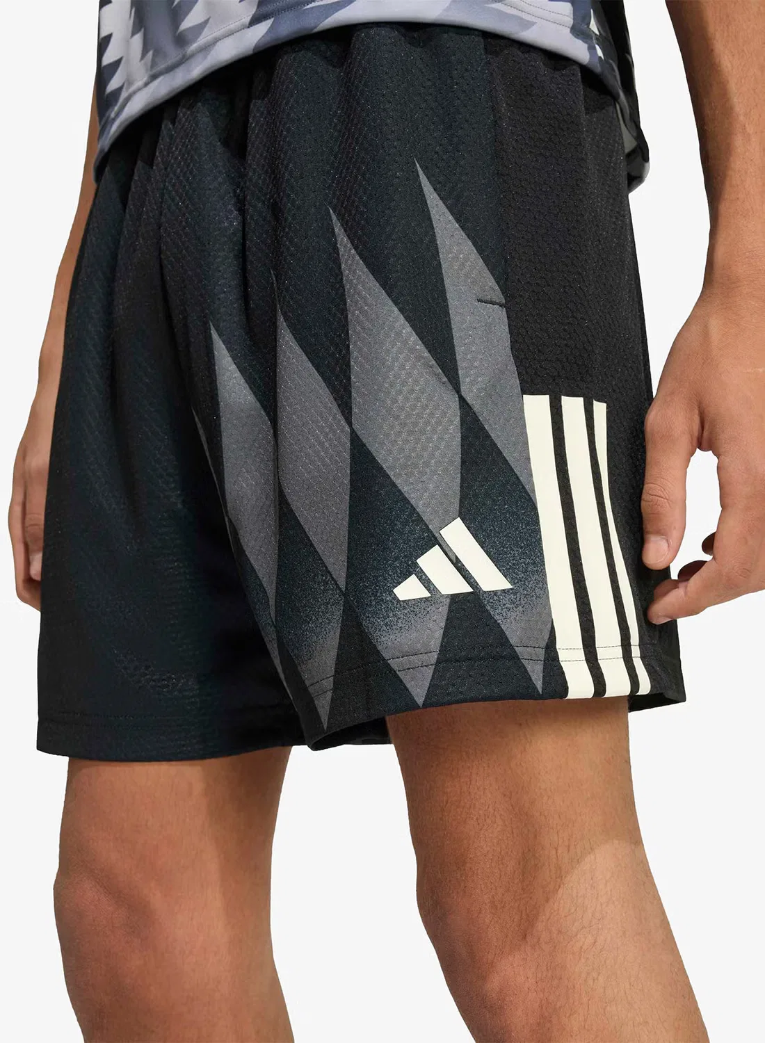 Шорты с принтом House of Tiro Adidas, черный — фото 4