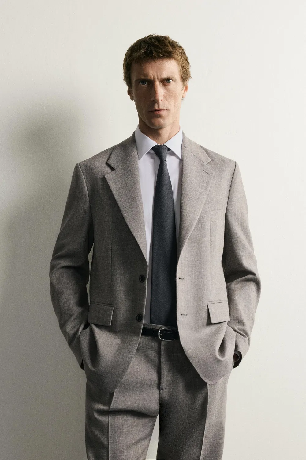 Блейзер из шерстяной смеси, стандартного кроя. ZARA, Grey/Beige — фото 2
