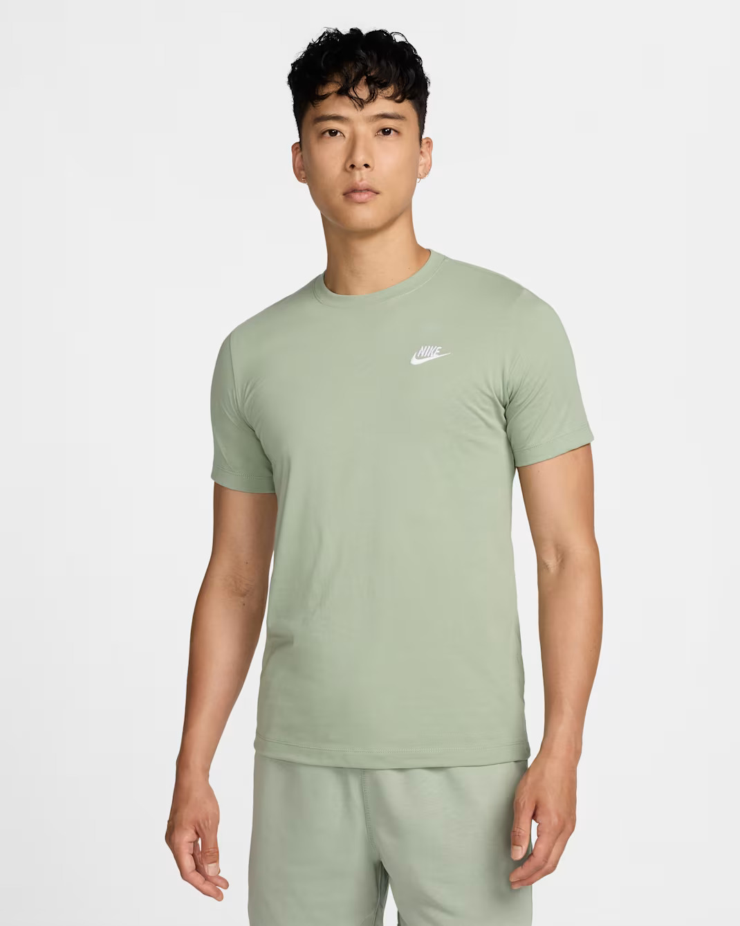 

Футболка Nike Sportswear Club, зеленый
