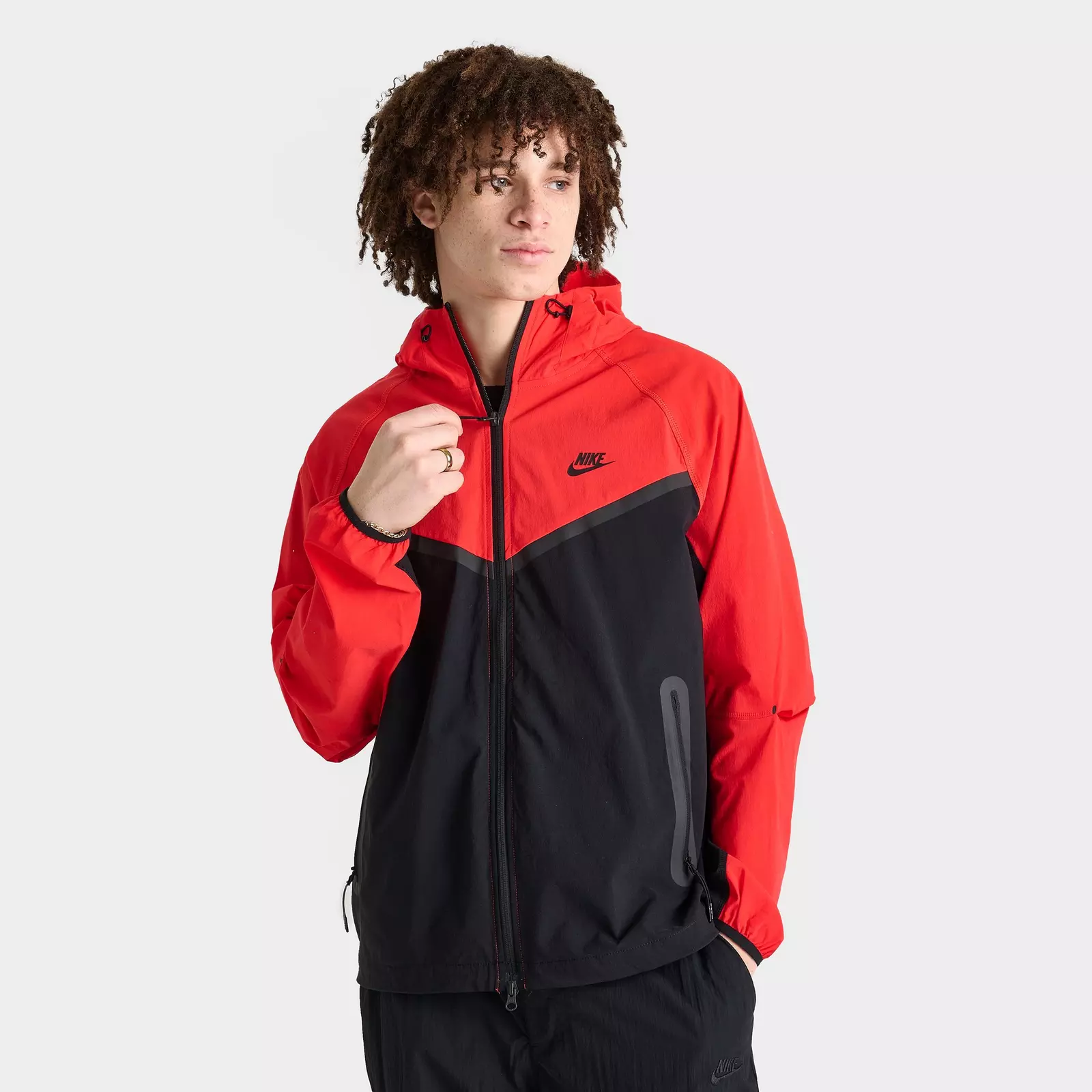 

Куртка Men's Nike Tech Windrunner Woven Full-Zip, красный/черный
