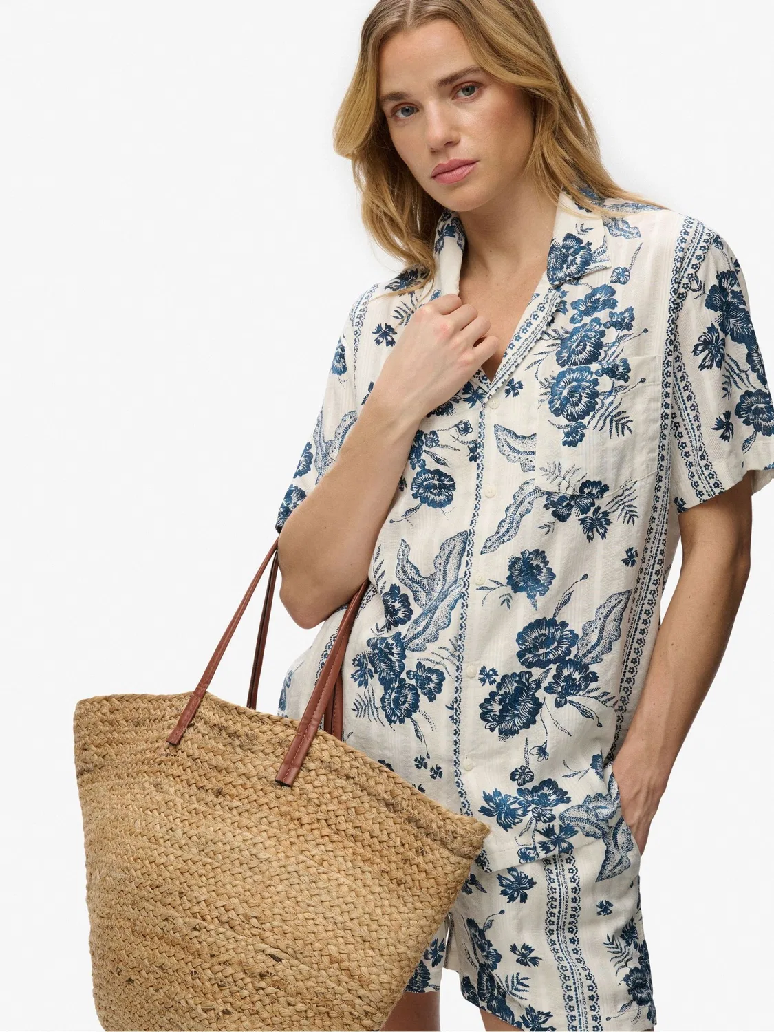 Рубашка с коротким рукавом Beach Printed Superdry, цвет экрю/синий — фото 4