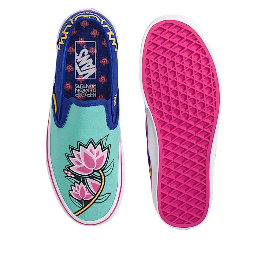 Детские кроссовки с верхом из канваса K-Pop Demon Hunters Classic Slip-On 'Zoey' Vans, Blue/Multi-Color — фото 4