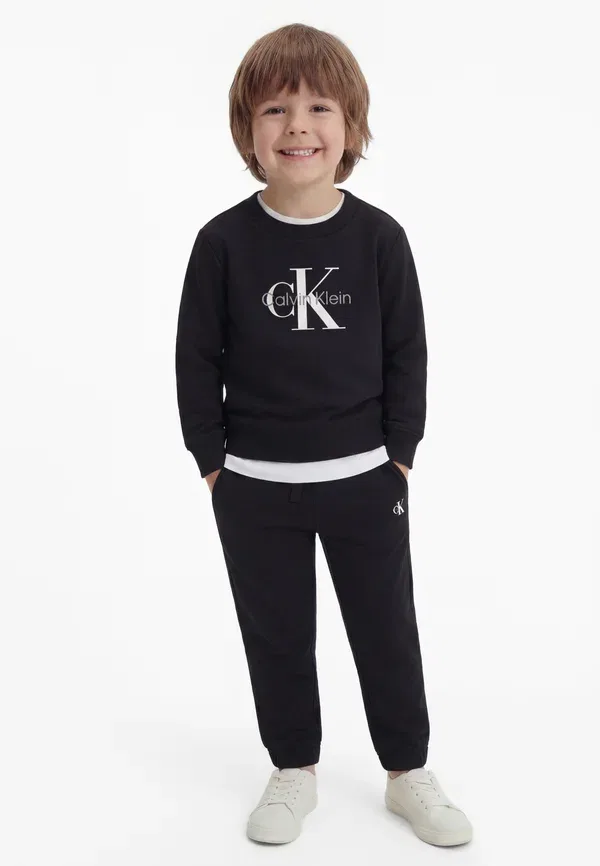 Комплект унисекс с монограммой - спортивные штаны Calvin Klein Jeans, черный