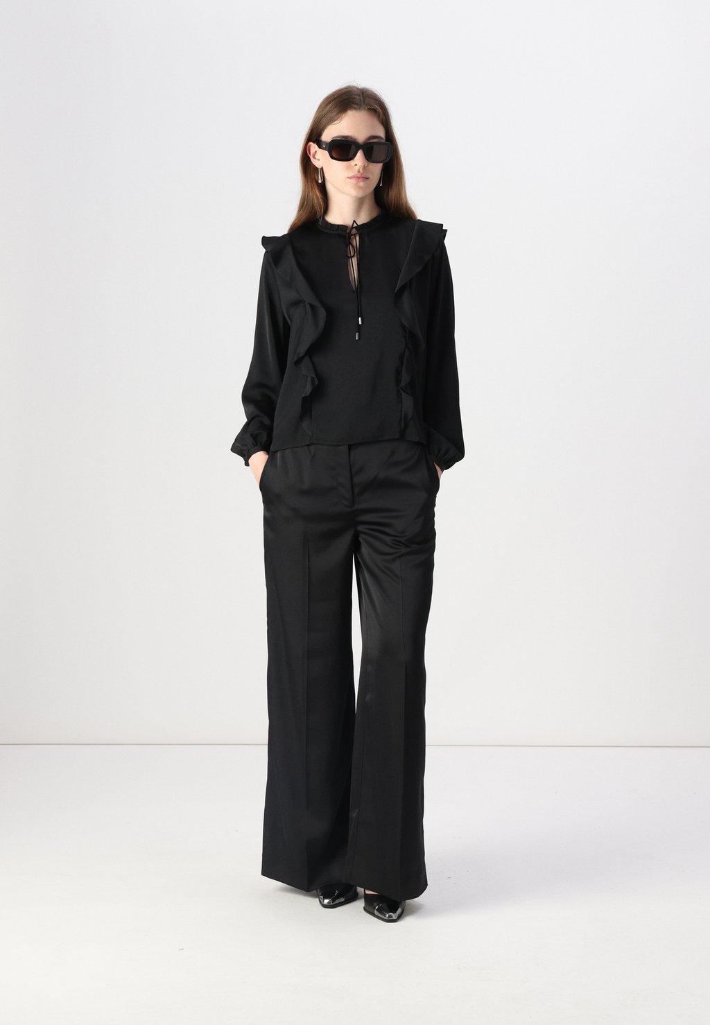 

Брюки STRAIGHT LEG PANT Calvin Klein, черный