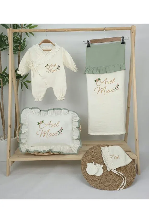 Детский комплект для выписки из роддома органический хлопковый Muslin newborn 4-layer organic 100% cotton personalized embroidered hospital discharge set (rose model-5) Gros Shop, Ekru-1 — фото 3