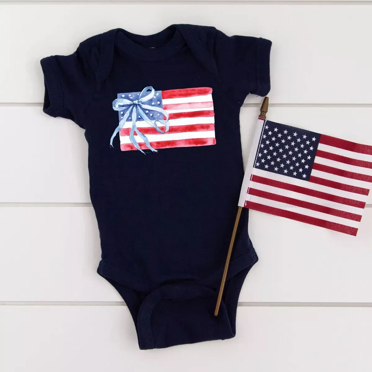 Детское боди с коротким рукавом Watercolor Flag Coquette The Juniper Shop, Navy — фото 3