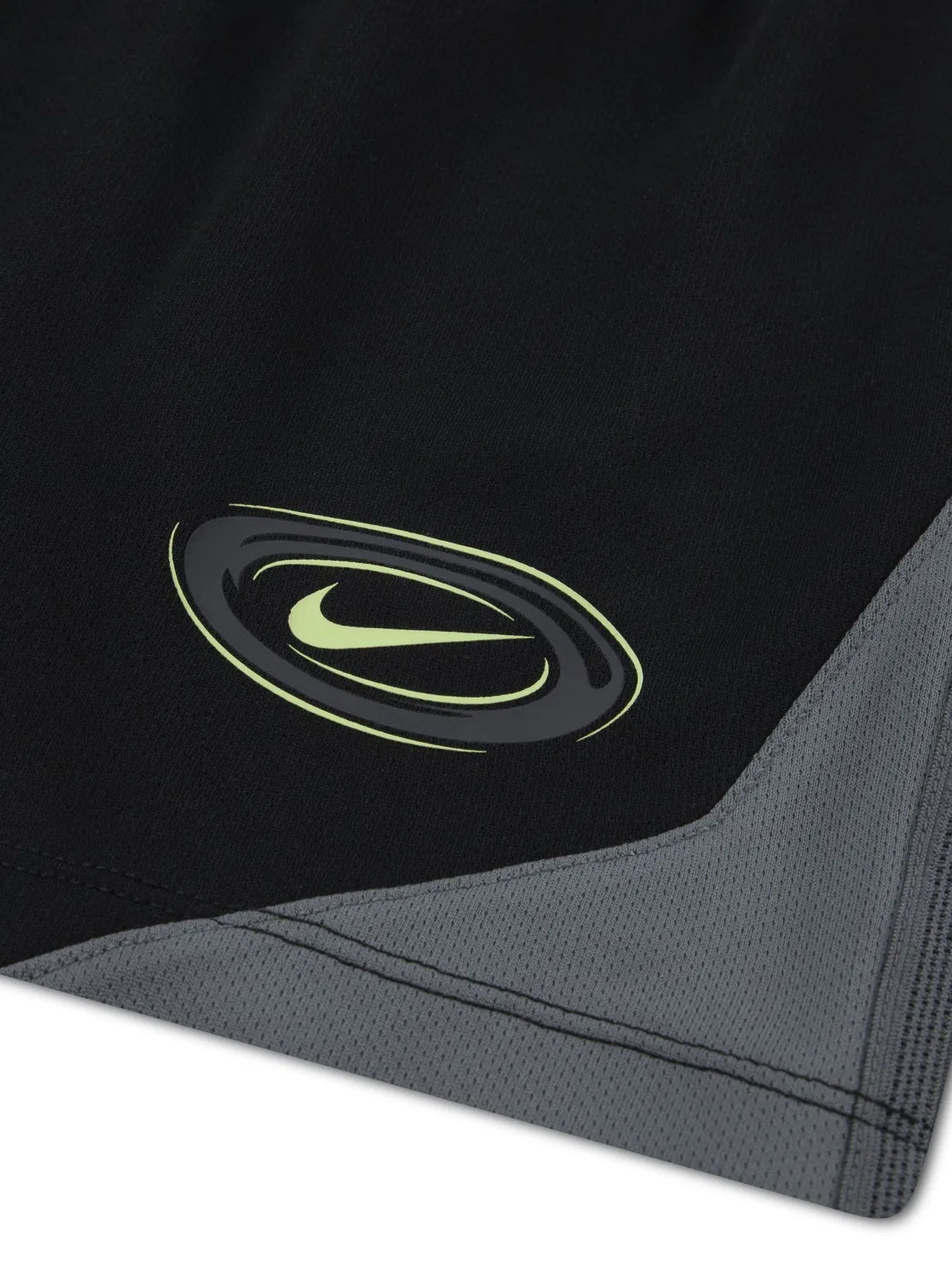 Комплект футболки и шорт Nike Black Swoosh Love, черный — фото 3