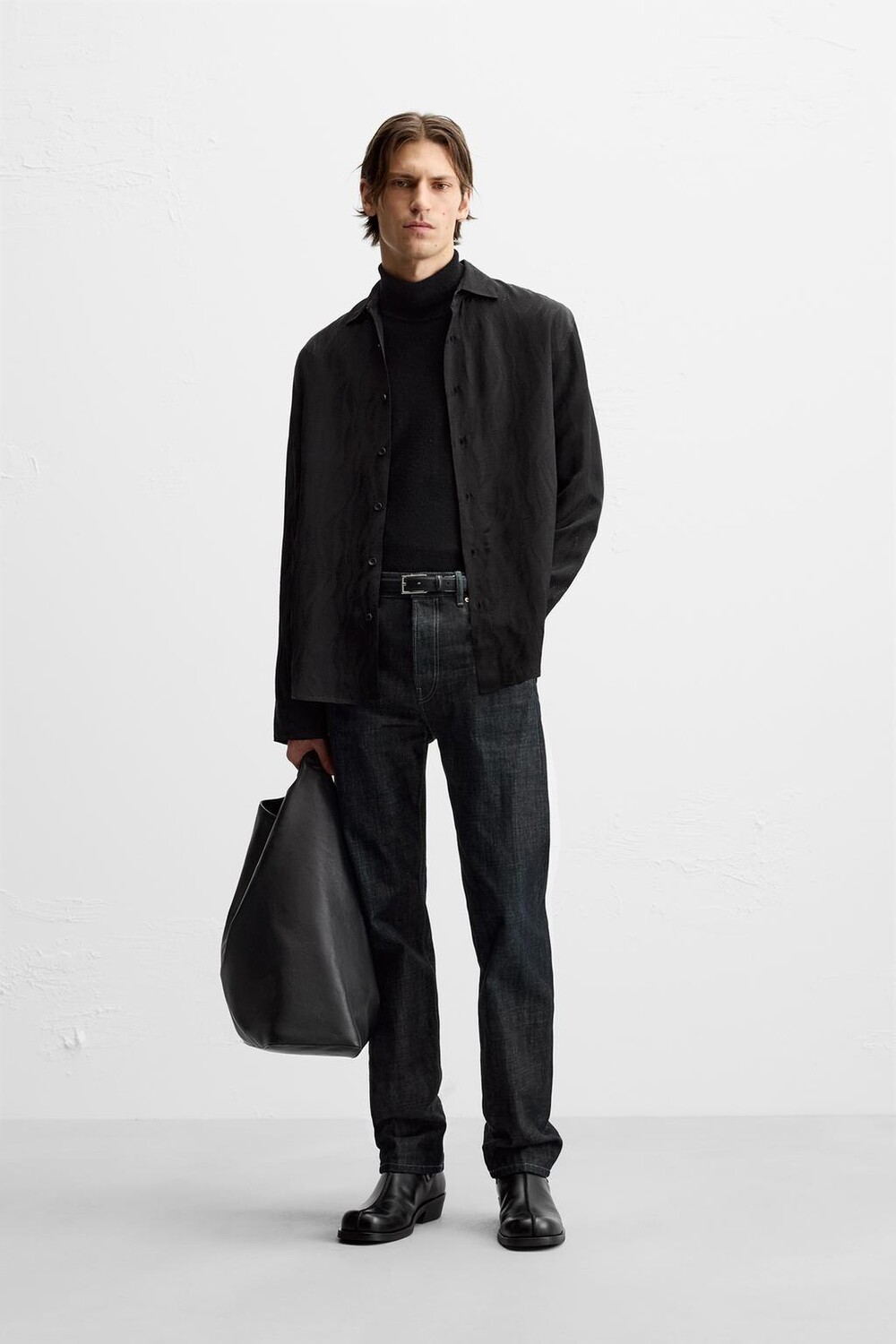 

Рубашка из атласного жаккардового типа ZARA, черный