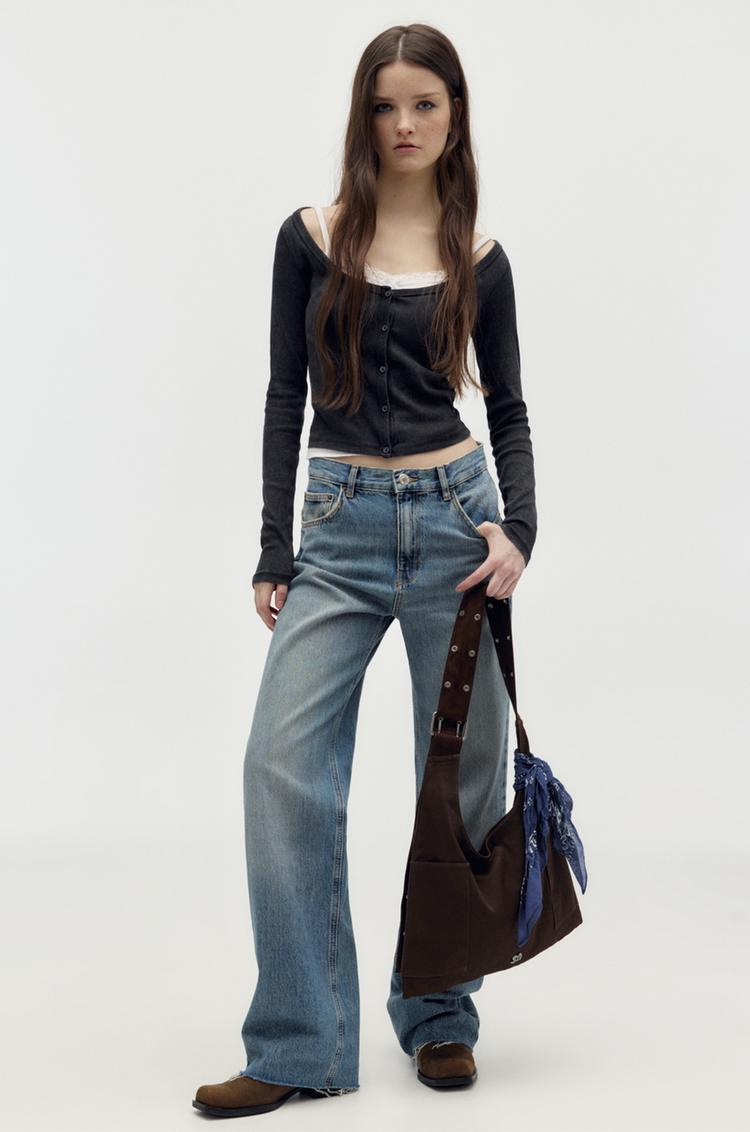 

Футболка в рубчик с пуговицами Pull And Bear, черный
