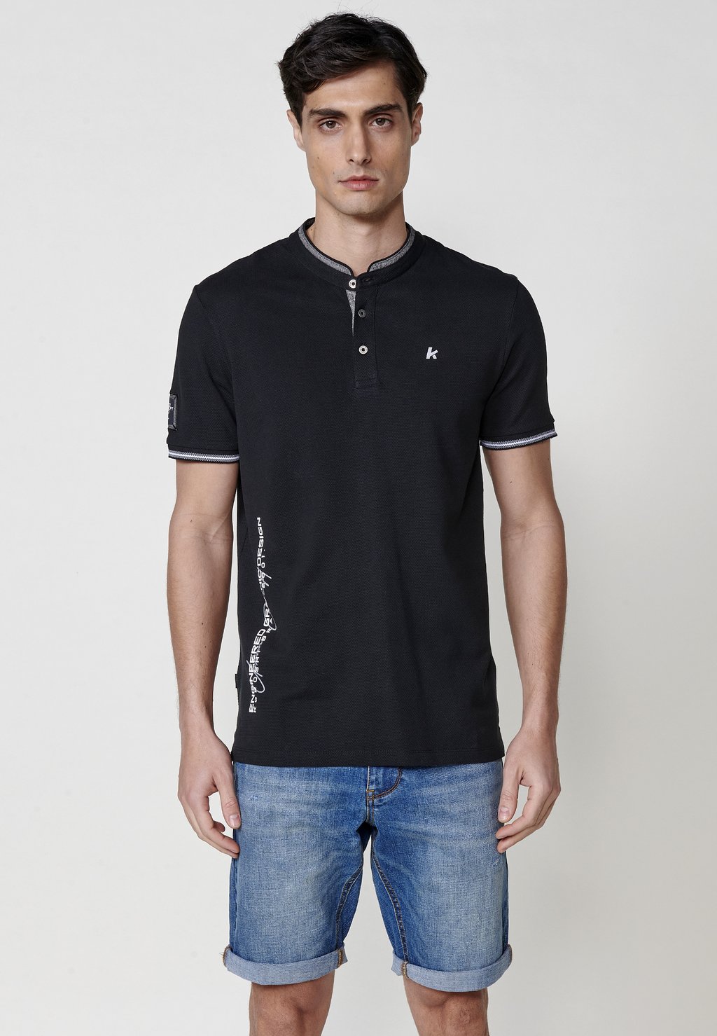 

Футболка с принтом SHORT SLEEVED Koroshi, черный