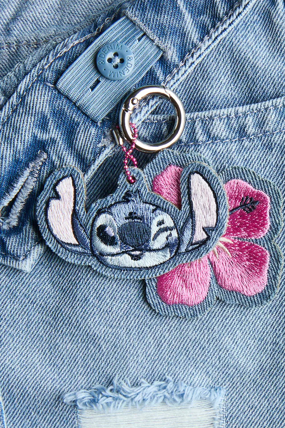 Джинсовые шорты с аппликациями H&M, Helles Denimblau/Lilo & Stitch — фото 2