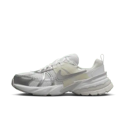 

Кроссовки Nike V2K Run Shoes, цвет White/Platinum Tint/Pure Platinum/Metallic Silver