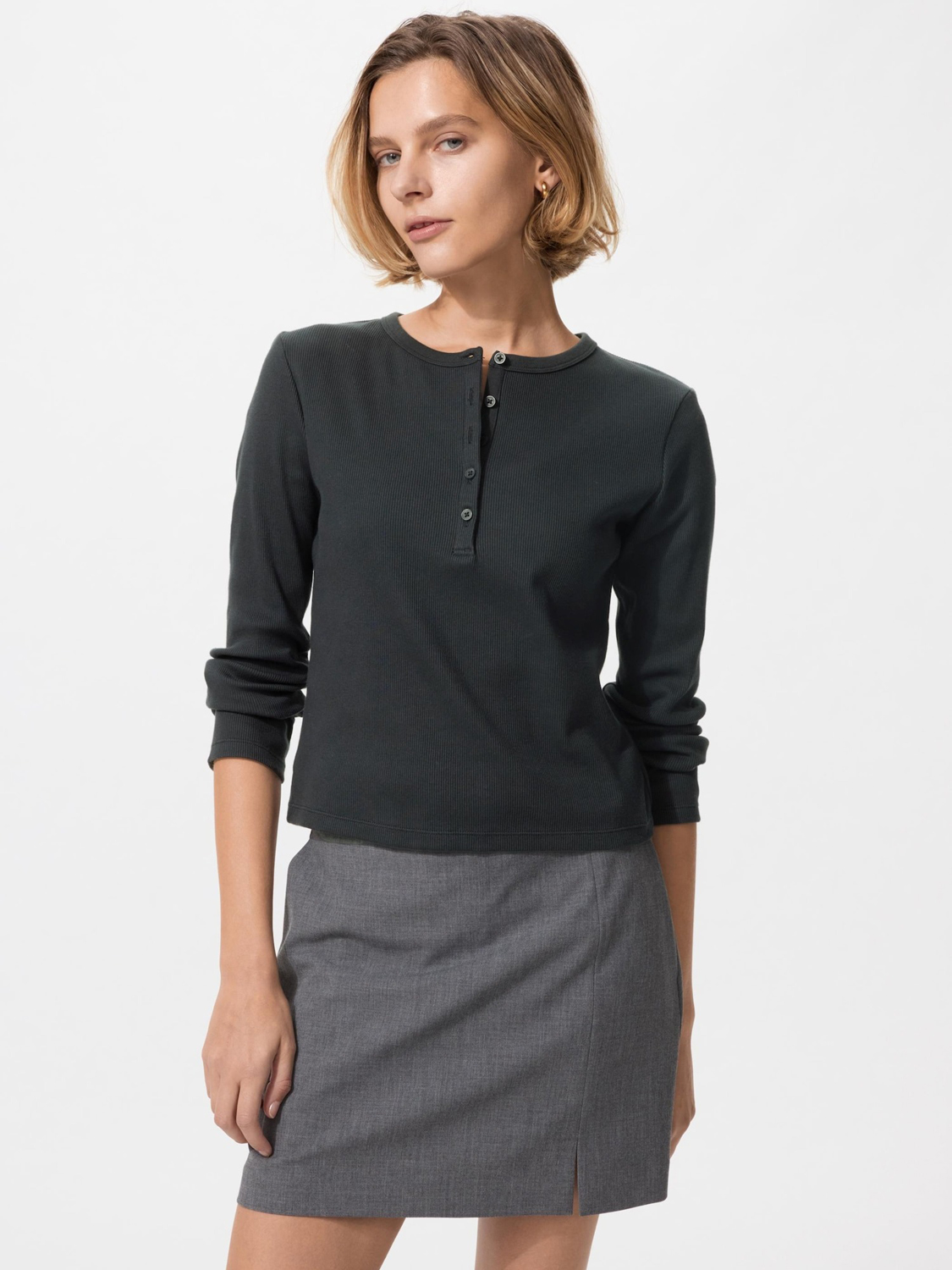 

Лонгслив Uniqlo Ribbed Henley Neck, 09 черный