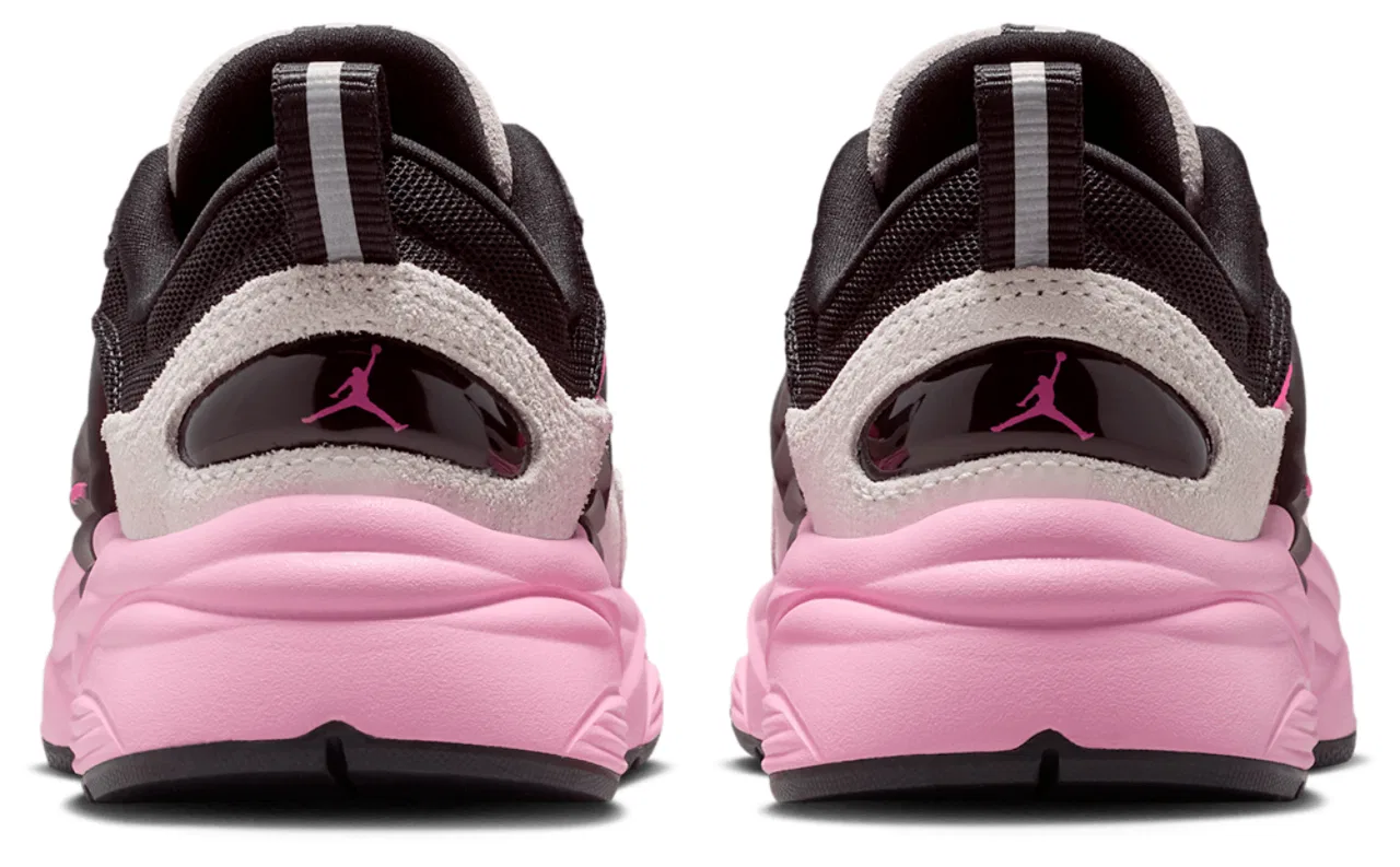 Кроссовки для девочек Trunner Jordan, цвет Pink Blast/Natural Grey/Wolf Grey — фото 3