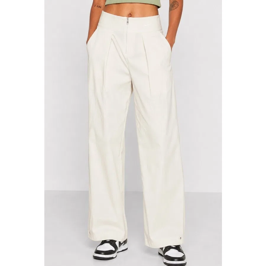 Женские спортивные брюки свободного кроя с защипами Nike Sportswear Collection Woven Trousers, Кремовый